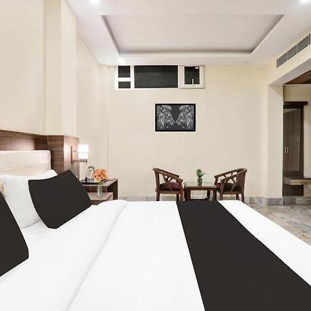 Super Townhouse Kankarbagh Formerly Kunwar Alcajars Patna  Exteriér fotografie