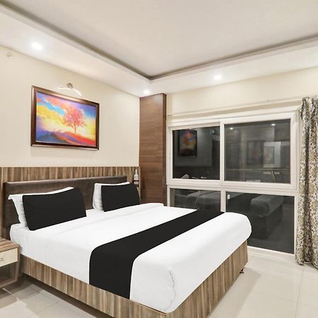 Super Townhouse Kankarbagh Formerly Kunwar Alcajars Patna  Exteriér fotografie