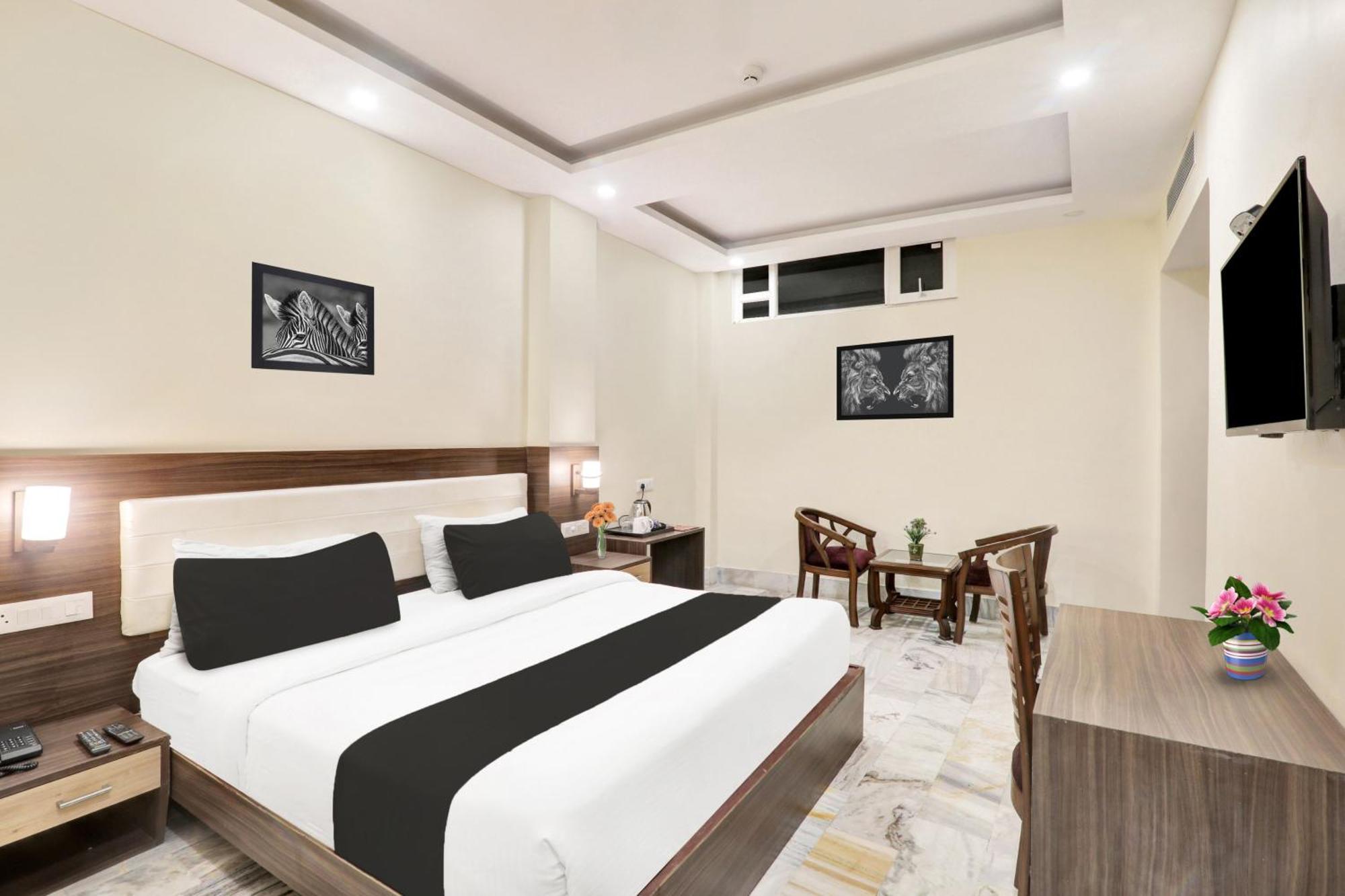 Super Townhouse Kankarbagh Formerly Kunwar Alcajars Patna  Exteriér fotografie