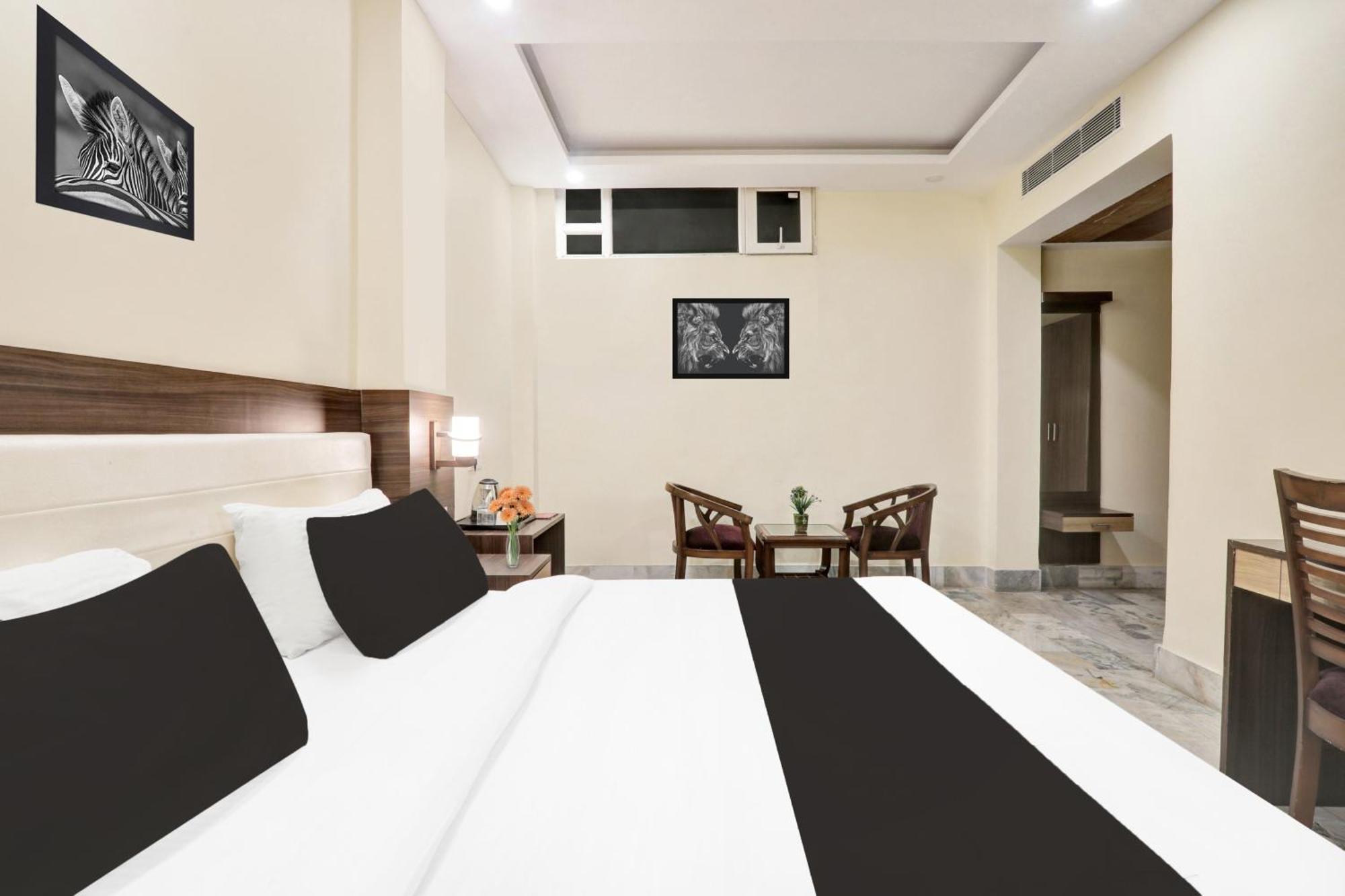 Super Townhouse Kankarbagh Formerly Kunwar Alcajars Patna  Exteriér fotografie