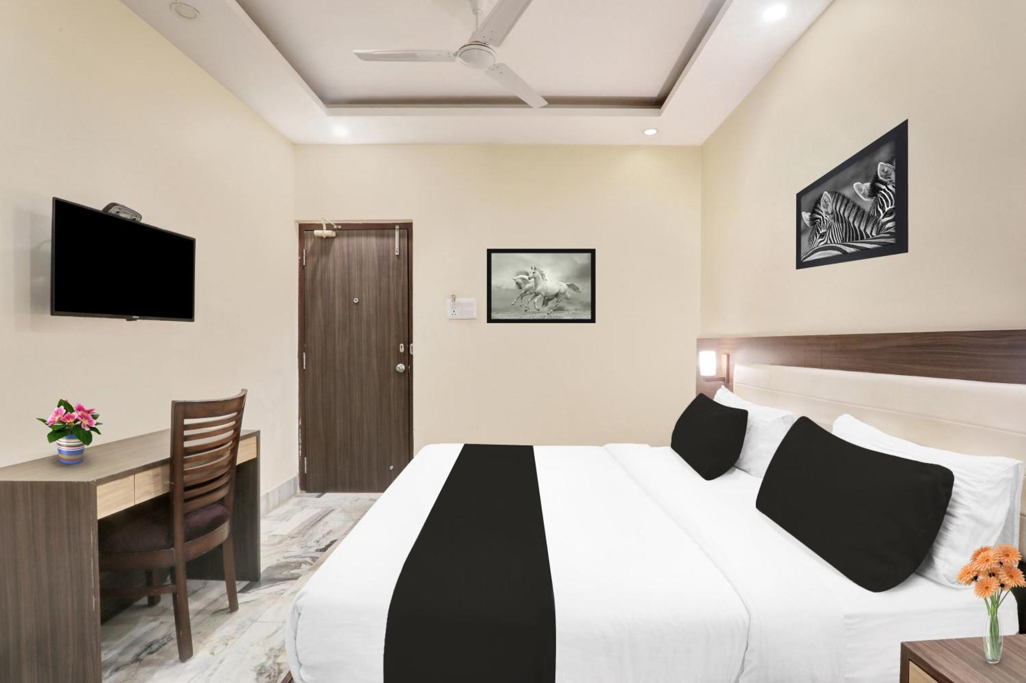Super Townhouse Kankarbagh Formerly Kunwar Alcajars Patna  Exteriér fotografie