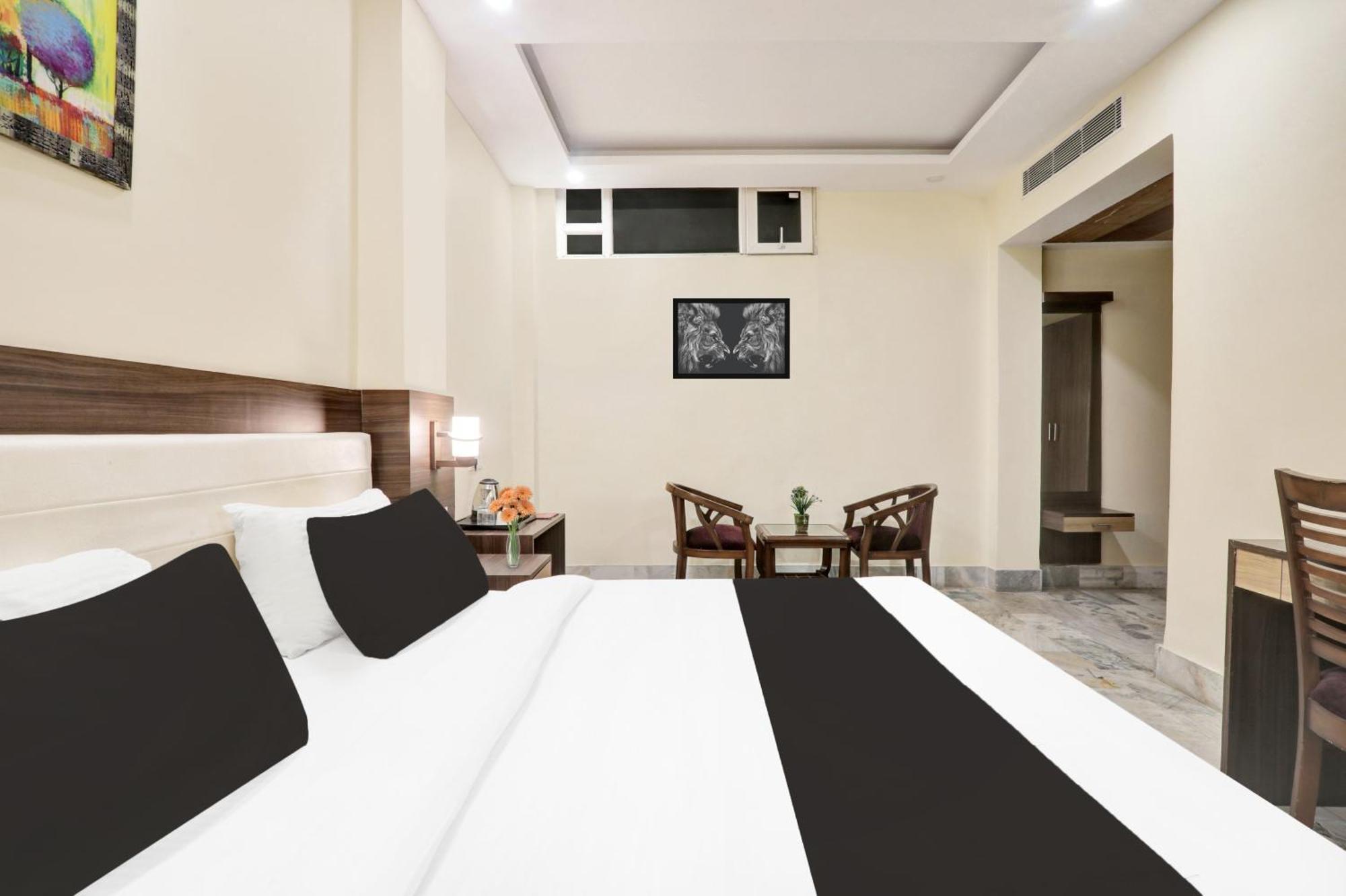 Super Townhouse Kankarbagh Formerly Kunwar Alcajars Patna  Exteriér fotografie