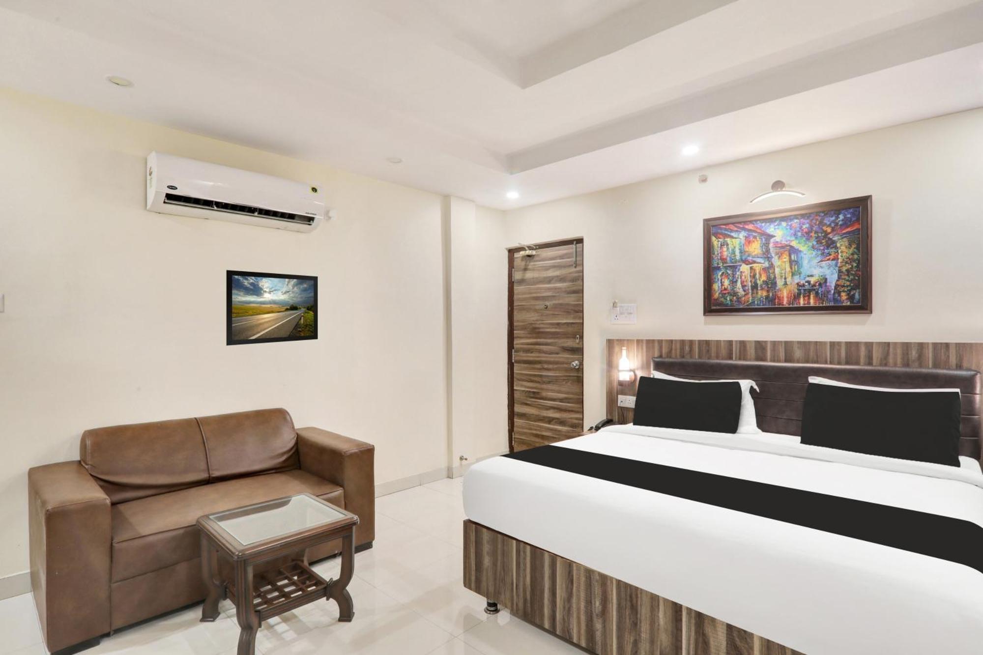Super Townhouse Kankarbagh Formerly Kunwar Alcajars Patna  Exteriér fotografie