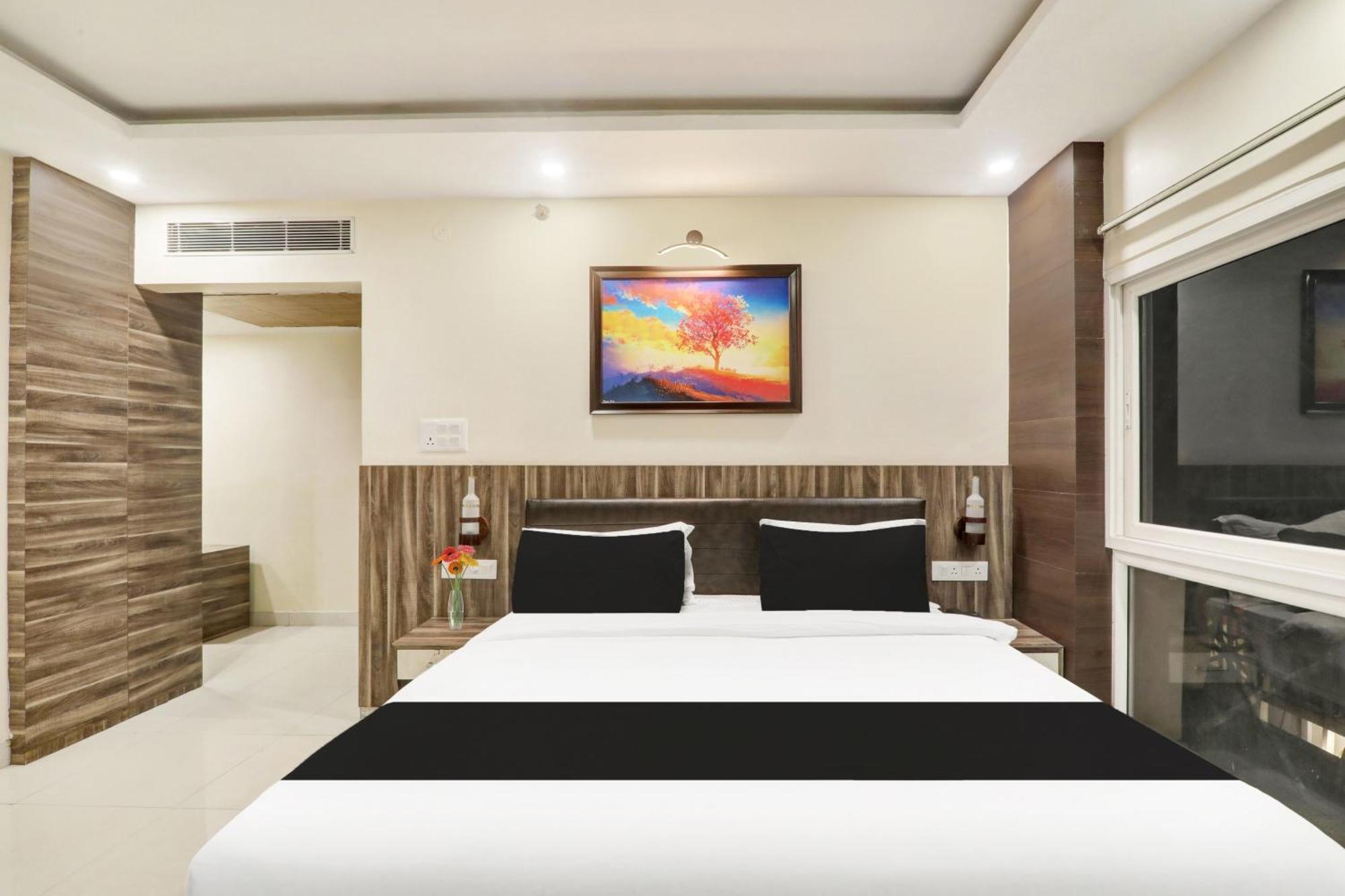Super Townhouse Kankarbagh Formerly Kunwar Alcajars Patna  Exteriér fotografie