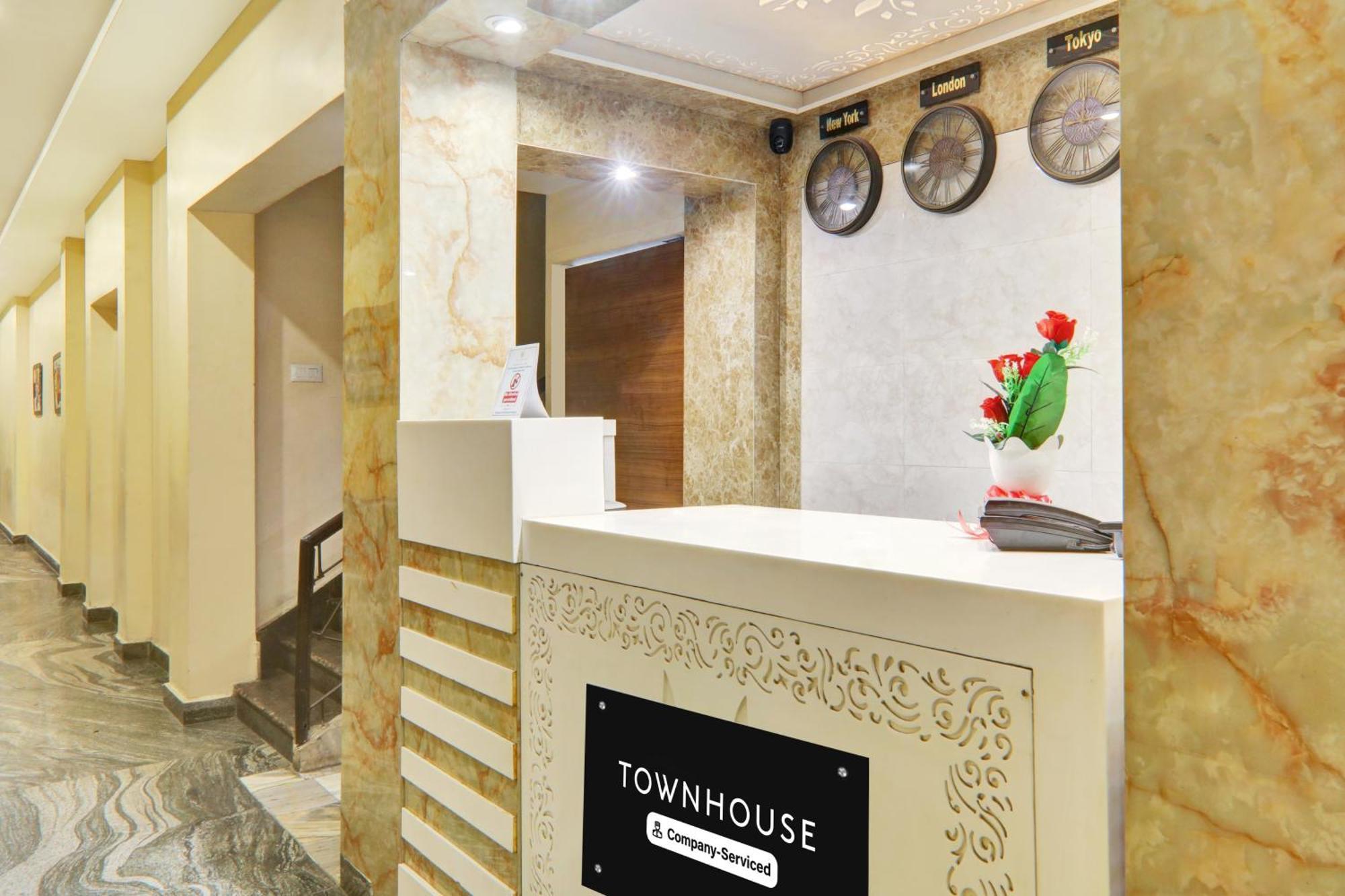 Super Townhouse Kankarbagh Formerly Kunwar Alcajars Patna  Exteriér fotografie