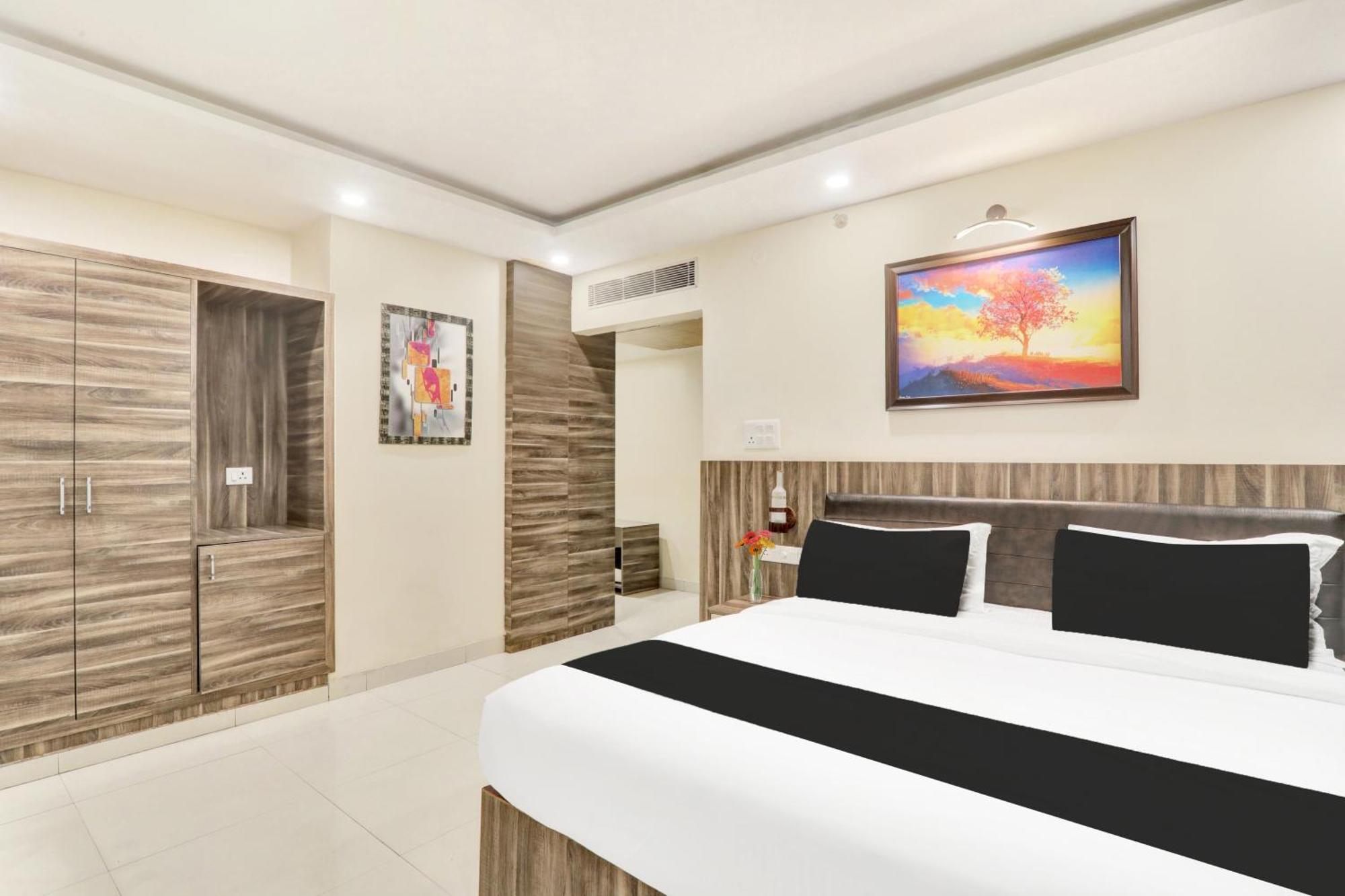 Super Townhouse Kankarbagh Formerly Kunwar Alcajars Patna  Exteriér fotografie
