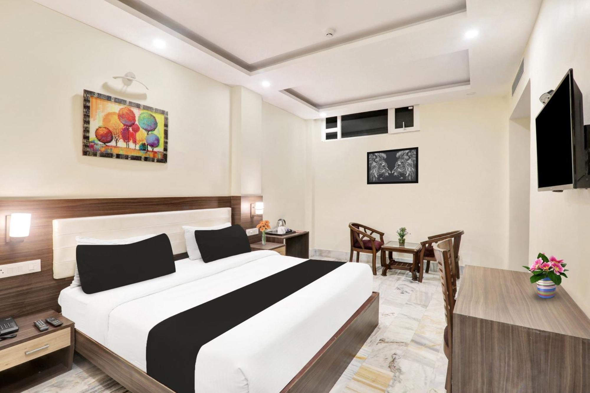 Super Townhouse Kankarbagh Formerly Kunwar Alcajars Patna  Exteriér fotografie